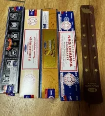 우와 택배 박스부터 향이 아주 그냥 좋네요 받침도 따로 챙겨 주시고 너무 잘 쓸께요 재