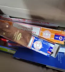 근데 한곳에 모아두는건 추천하지 않아요(저는 아예 향통에 넣어놨는데 후회중..)
