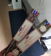 만족합니다 나무향이 좋아요 팔토산토가 가장 무난하네요
