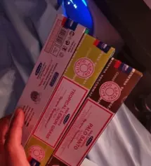 몇일전에 선물용으로 사서 줬는데 좋아해서 저도 사서 씁니다
