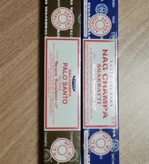 음식을 먹고 난 후 냄새 제거 위해 주로 피우는 데 향이 진하지 않고 은은하게 퍼지고 