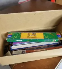 인센스 처음 사용합니다. 공식몰이라서 초급자인 저한테는 신뢰가 가고 포장도 꼼꼼하게