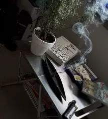 심신 안정 할때도 켜두지만 그냥 여름이라 집에 꿉꿉할때도 한번씩 피우는데 좋습니다 