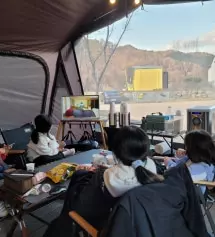 향이 생각 보다 괜찮아서 가끔 켜놓고 멍때리게 됩니다
