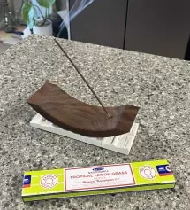 (레몬그라스 리뷰예요) 불피우기 전엔 이름 그대로 상큼한 레몬그라스 향이 나는데, 불