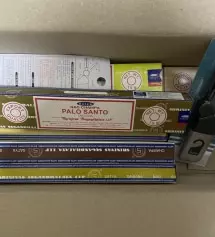 비 향기, 우디향을 좋아하는 친구에게 선물로 구매해줬는데 너무 맘에 들어하네요~~
