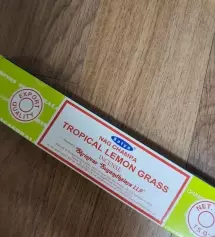 향이 상쾌하고 좋아요. 발향도 은은해서 자주 사용하고 있어요
