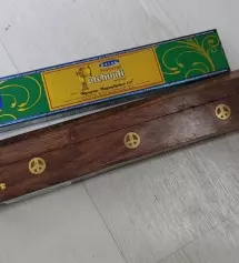 향린이인데 인센스가 공기환기에도좋고 모기도 쫒을수있어서 좋은거같습니다
