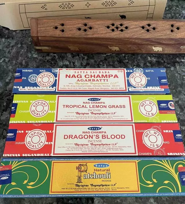 드래곤블러드 빼고 다 펴봤는데 오리지널이 당연 좋고 파츌리가 굿
