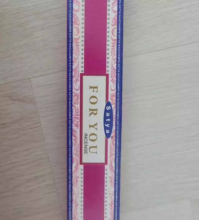 달달하고 조금 묵직한향이예요
