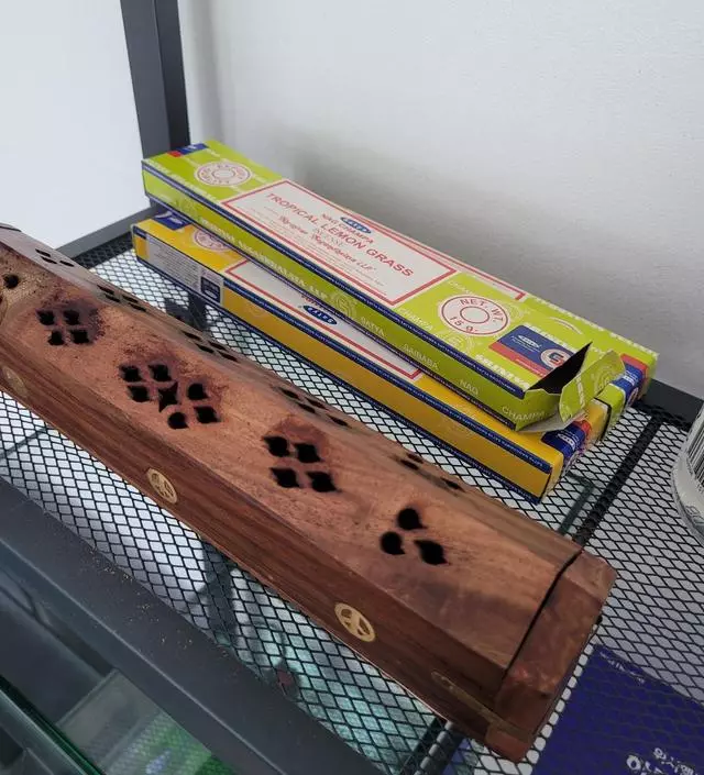 너무 잘쓰고있어요 음식냄새날때 하나씩 피우면
