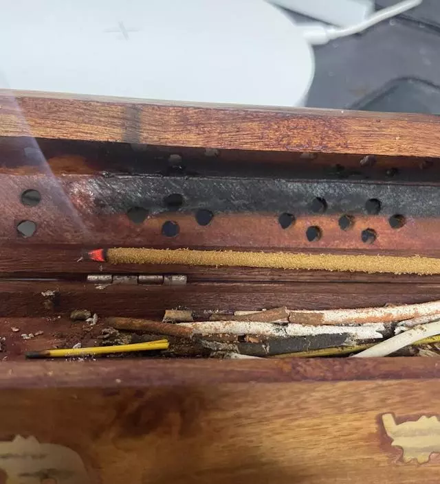 인센스 스틱을 처음 써보는데, 저랑 잘 맞는지 피우기만 하면 잠이 솔솔 와요
