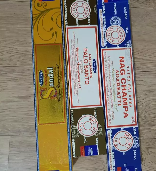 향이 너무 좋으네요 다음에는 다른향 사봐야겠어요
