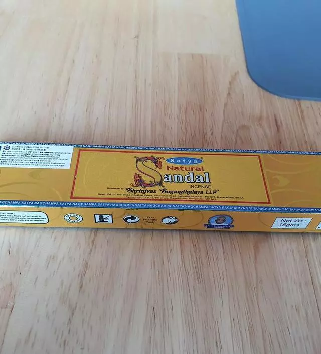 요즘 힘든 남편 명상할때 인센스 스틱 피워놓고 기분전환되었음해서 구매했네요~ 테라피