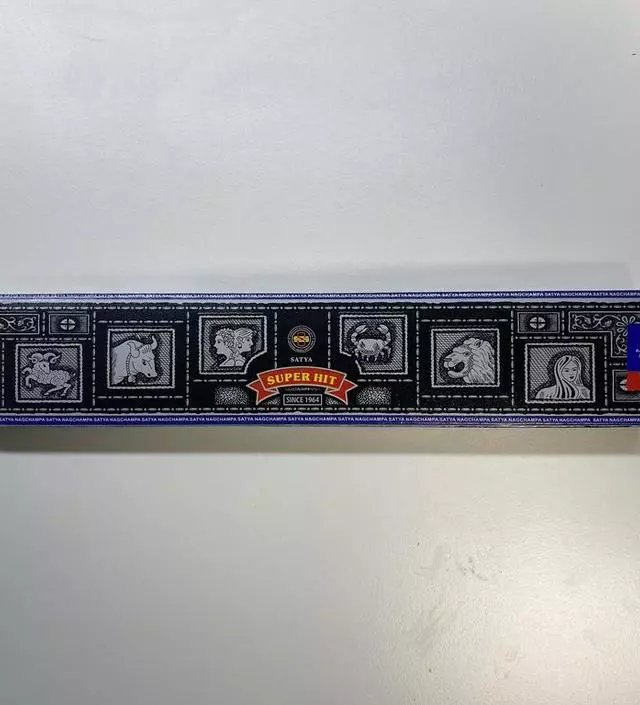 자극적이지 않고 무난한 향입니다
