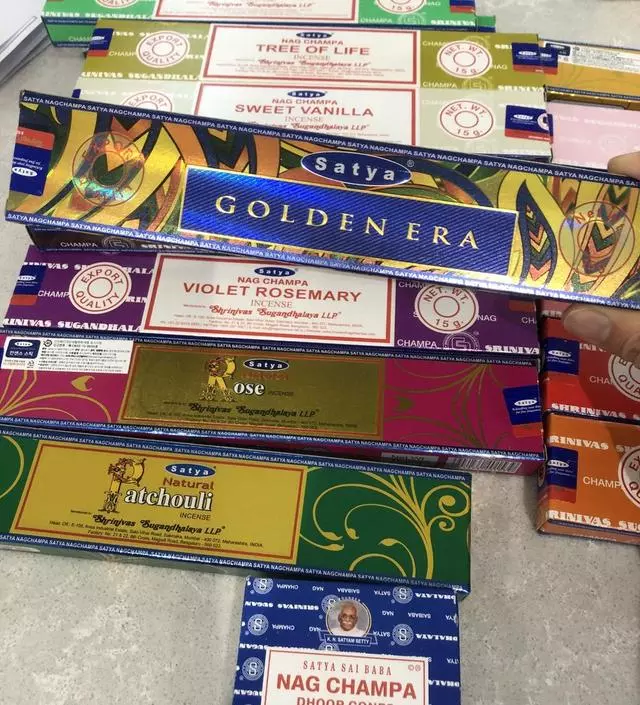 형을 피우지 않아도 집안에 향이 설솔 나네요
