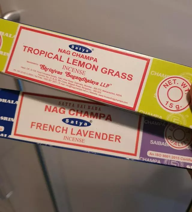 택배 상자를 열 때부터 향이 너무 좋아요. 잘 모르고 대충 보고 샀는데 잘 골랐어요 가