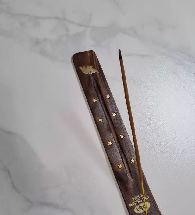 향 진하고 좋아요. 피울때 환기 필수. 연기자욱함.
