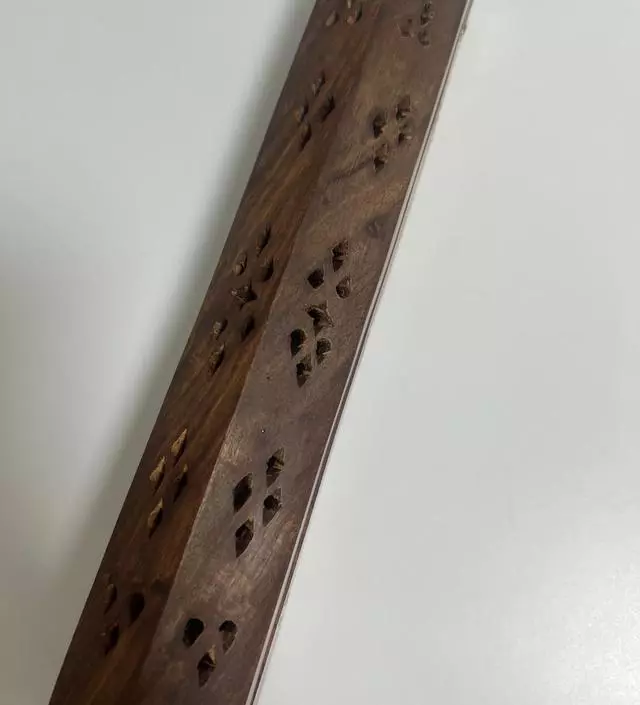 냄새 좋아요 향도 쎄서 조금 피웠다가 끄고 다음날 피우고 하고 있어요! 다 사용하면 또