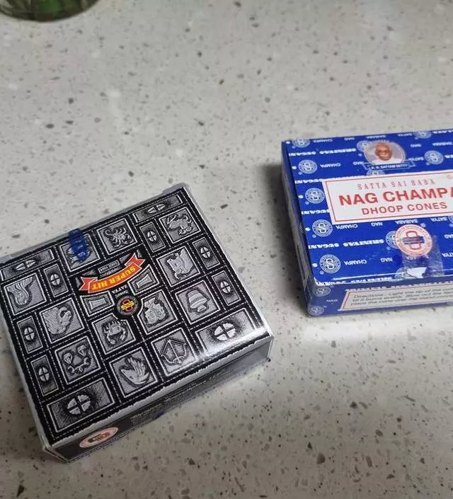 나중에 또 산다고하면 검정색으로 사려구요!
