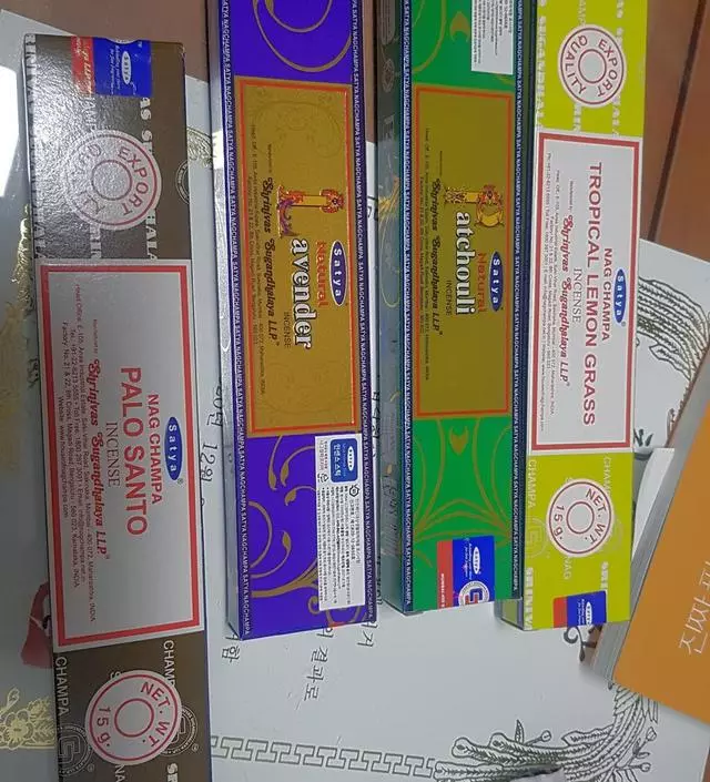 매장에서 구매해서 사용해보고 좋아서 주문했습니다.가격차이는 천원!
