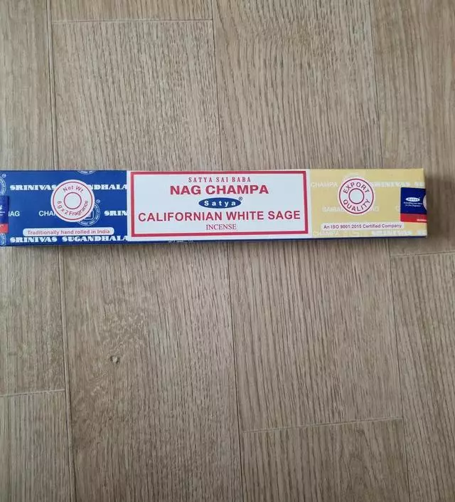 예전에 피워봤던 향이랑 추가해서 다른 것도 샀는데 기대돼요
