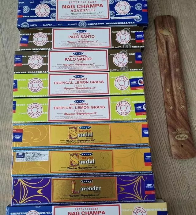 예전에 피워봤던 향이랑 추가해서 다른 것도 샀는데 기대돼요!
