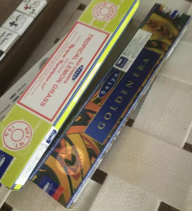 연기가 많이 나요~ 향도 짙구요! 잔향이 오래 남지 않아 살짝 아쉽지만 가성비 만족합니