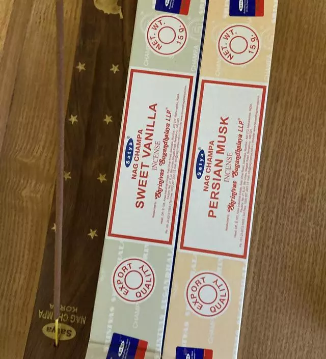 바닐라는 꽂아만 두어도 은은하게 바닐라향이 나요
