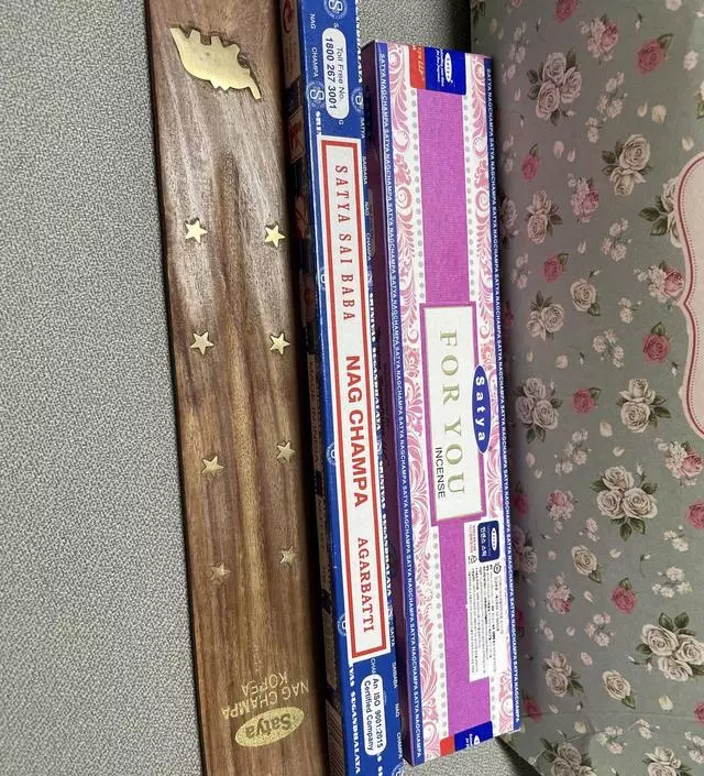 배송도 빠르고 향도 정말 좋네요! 선물용으로 산거라 직접 피워보진 못했는데 이미 그냥