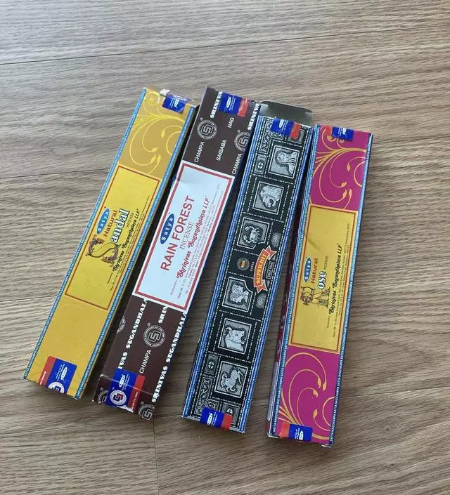 빠른배송 감사합니다^^ 향도 다 좋아서 너무 잘쓰고 있어요 자주 이용할게요!
