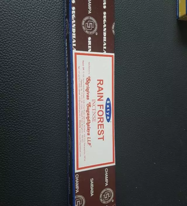 코로나로 집에 있는데 그럴때마다 향기로 마음을 다스립니다.
