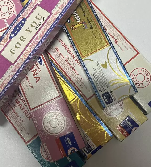 좋은향기에 파묻혀 살고있어요 이제 나그참파 없이 못사는 인간됨 ㅠㅠ
