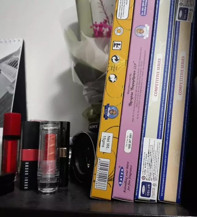 인센스 스틱은 금방 쓸 것 같고 향이 많이 남지 않을 거라는 생각에 캔들만 사용하다가