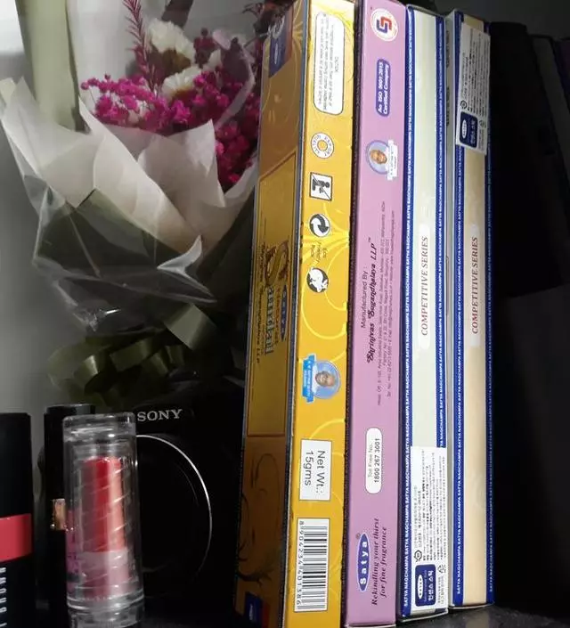 인센스 스틱은 금방 쓸 것 같고 향이 많이 남지 않을 거라는 생각에 캔들만 사용하다가