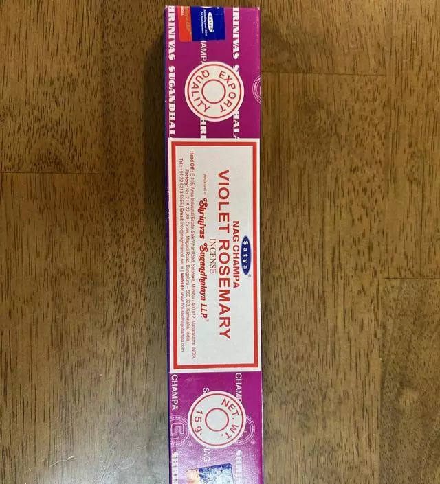 향이 좋네요~ 냄새나는 요리했을 때 냄새 지우기 용으로도 좋아요
