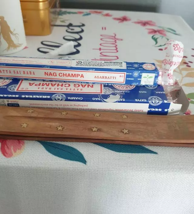 생선이나 고기,청국장같이 냄새많이 나는 음식하고나서 피워주면 냄새가 싹 날아가요~~