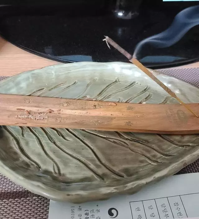 향 너무 좋아요! 마음도 차분해지는거 같고 음악들으며 책보며 오로지 나만을 위해...^