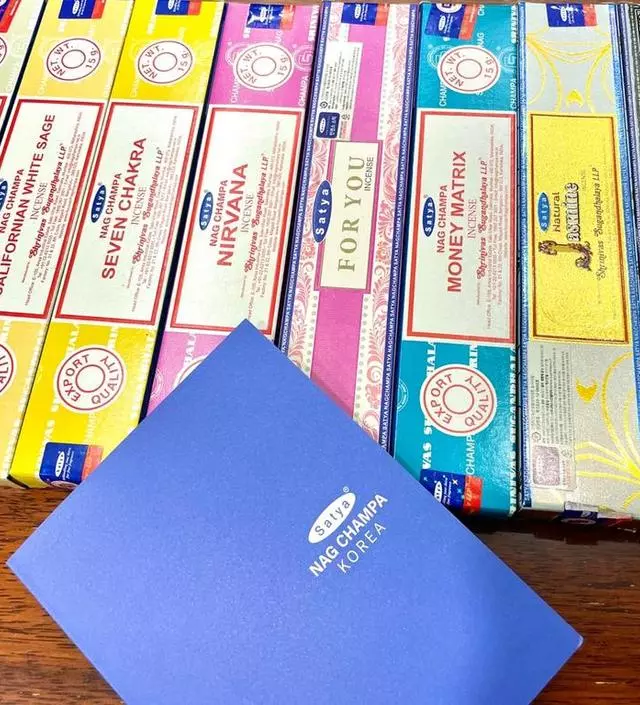 나그참파 한번구매하면 기본 5만원 이상 담게되고 하루에 한두개씩 피는데도 1년 내내 