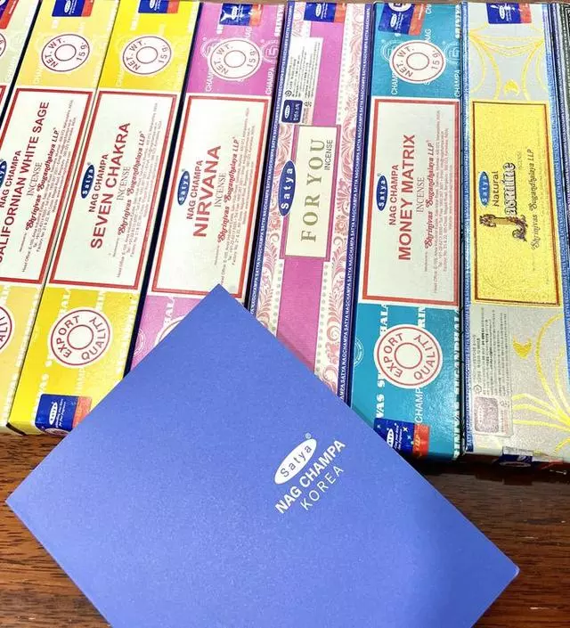 나그참파 한번구매하면 기본 5만원 이상 담게되고 하루에 한두개씩 피는데도 1년 내내 