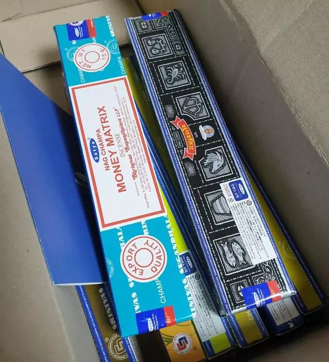 캠핑용품샵에서 트리오브라이프 향에 반해 나그참파에 입문했습니다
