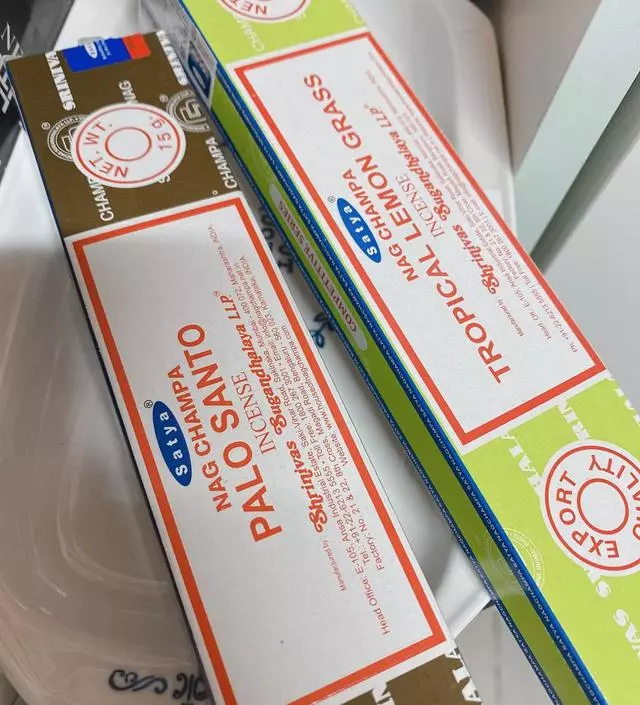 한번 써보니 다 쓰니까 다시 찾게되네요. 고기 구워먹고 냄새 없앨때 너무 좋습니다
