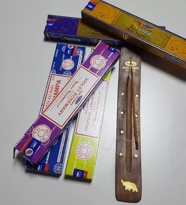 공기 청정기가 신나게 돌아 가네요.
