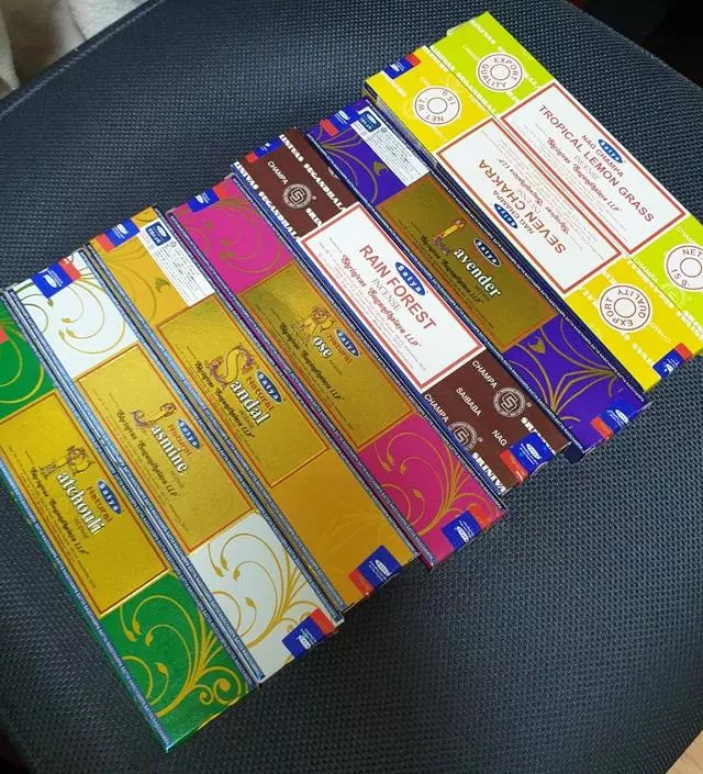 어디선가 맡아본 향기인듯 하면서도 뭔가 신비로운 향기가 나네요. 넘 좋아요ㅎㅎ
