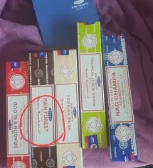 많은 향 중에서 문안하게 쓸수있는 향중에 한가지 같아요~~
