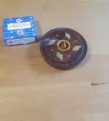 향도좋고 만족해요..다만 몇개부분이 불이 중간에 꺼져서 다시안붙는게 섞였어요
