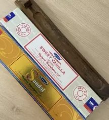 바닐라향이 생각보다 너무 좋아서 자꾸 손이 가네요!
