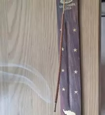 스틱도 오래 타고 향도 오래 은은하게 남음
