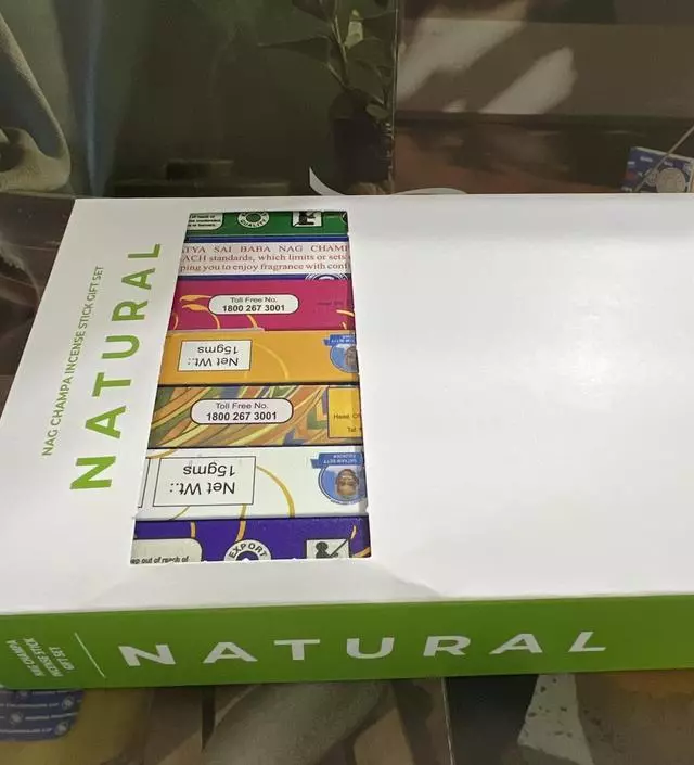 여러가지 향을 피워보고 있습니다.
