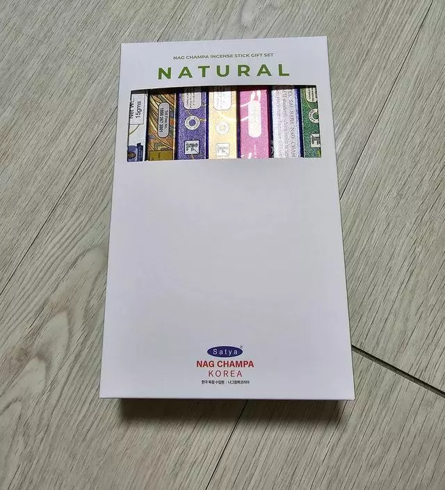 라이브 보다가 급으로 구매했는데...안샀으면 어쩔뻔했나 싶은 정도로 맘에 들어요
